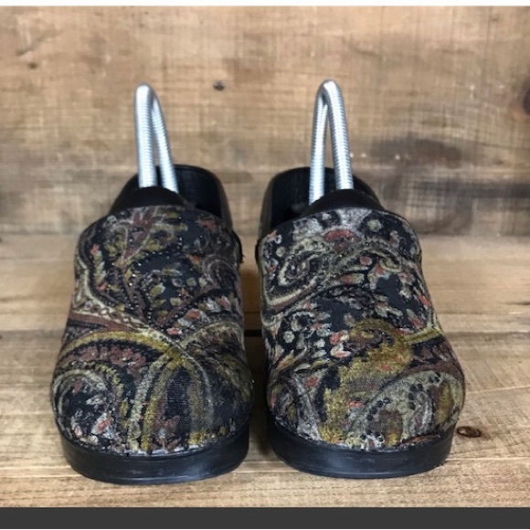 Dansko Vegan Woven Clog - Picture 1 of 7